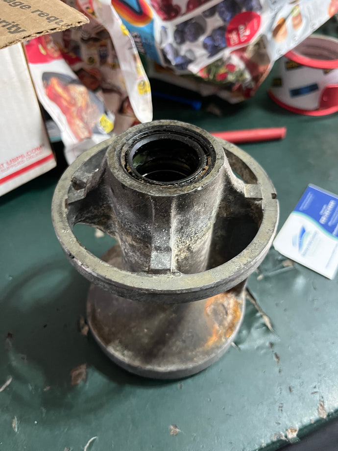 sold ebay june2025——Mercury 816954-c OEM carrier with bearing