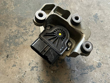 Lade das Bild in den Galerie-Viewer, f 250 hp Yamaha CONTROL SENSOR ASSY 6P2-8A410-01-00 6P2-02 6P2-8A410-00-00 four stroke 2005-2018
