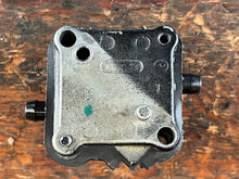 Lade das Bild in den Galerie-Viewer, 40 50 75 90 hp Mercury MECHANICAL FUEL PUMP 14360A43 14360A78 98766-c1 two stroke some other HP compatibility
