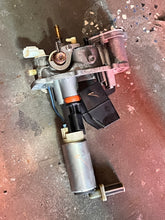 Load image into Gallery viewer, f 115 hp Yamaha vst FLOAT CHAMBER 6EK-14180-01-00 COVER 6EK-14182-00-00 FUEL PUMP 68V-13907-20-00 four stroke 2016-2019
