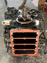 Lade das Bild in den Galerie-Viewer, rebuildable 115 hp Evinrude e-tec CYLINDER CRANKCASE two stroke
