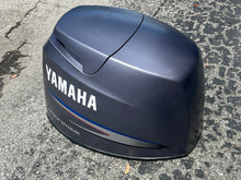 Load image into Gallery viewer, f 90 hp Yamaha TOP COWLING ASSY 6D8-42610-A0-4D four stroke 2005-2006
