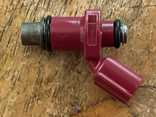 Load image into Gallery viewer, f 90 75 hp Yamaha FUEL INJECTOR 6D8-13761-00-00 four stroke 2005-2017 tested SET OF FOUR
