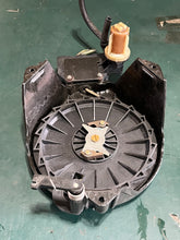 Lade das Bild in den Galerie-Viewer, 25 20 15 hp Mercury 90906A23 Recoil STARTER ASSEMBLY two stroke 1994-96 OEM, may work for 18 hp
