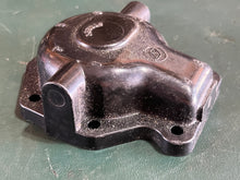 Load image into Gallery viewer, 25 30 hp Johnson Evinrude carb FLOAT CHAMBER 333116 0398068 two stroke some compatibility 6 8 9.9 15 20 1986-1993
