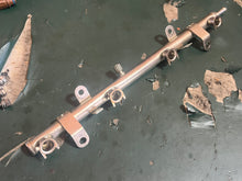 Lade das Bild in den Galerie-Viewer, f 150 hp Yamaha FUEL INJECTOR DELIVERY PIPE 63P-13160-00-00 four stroke 2005-2014
