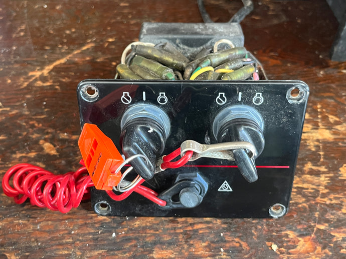 115 - 300 hp Yamaha Outboard Key Panel Switch Assy 6K1-82570-13-00 for Two & Four Stroke - push-to-choke