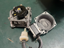 Lade das Bild in den Galerie-Viewer, 9.8 8 hp Tohatsu Mercury Nissan 3303-80368703 3303-803687A04 CARBURETOR f43b two stroke oem
