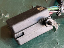 Load image into Gallery viewer, 200 225 250 300 hp Evinrude E-tec POWER TRIM RELAY 586767 0769081 two stroke compat 25-300 hp 0586767 CABLE &amp; RELAY
