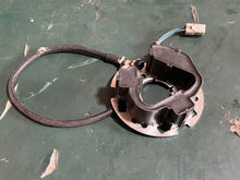 Lade das Bild in den Galerie-Viewer, BF 50 40 hp Honda 30400-ZV5-003 PULSER COIL ASSY 1997-2007+ four stroke
