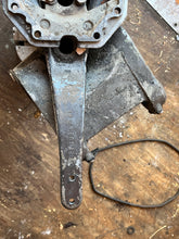 Load image into Gallery viewer, 140 125 120 hp Johnson Evinrude 20” MIDSECTION with EXHAUST HOUSING 0397861 ADAPTOR 0398694 SWIVEL BRACKET 0432708 STEERING ARM 0392519 two stroke 1988
