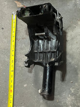 Lade das Bild in den Galerie-Viewer, DF 30 hp Suzuki 15” SWIVEL BRACKET 43111-94LA0-YAY four stroke 2018
