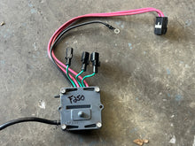 Cargar imagen en el visor de la galería, f 250 hp Yamaha voltage  RECTIFIER REGULATOR 6P2-81960-00-00 four stroke 2005-2006
