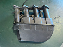 Load image into Gallery viewer, f 75 80 90 100 hp Yamaha 67F-14440-00-00 INTAKE SILENCER ASSY four stroke 1999-04
