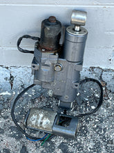 Lade das Bild in den Galerie-Viewer, 50 40 hp Yamaha 62Y-43800-01-4D POWER TRIM TILT ptt two stroke 2003-2009
