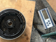 Lade das Bild in den Galerie-Viewer, 90 75 hp Yamaha flywheel ROTOR ASSY with keyway 6H0-85550-00-00 fl117-32 two stroke 1992-2009
