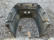 Lade das Bild in den Galerie-Viewer, 75 85 hp Yamaha BOTTOM COWL APRON 688-42741-00-4D two stroke - some compatibility with 90 hp 1994-1995
