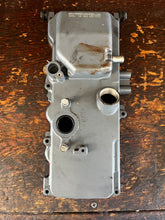 Lade das Bild in den Galerie-Viewer, f 50 hp Yamaha CYLINDER HEAD COVER 62Y-11191-01-9S 62Y-11191-00-94 four stroke 1995-2004 62Y-01 62Y-00 some 60 hp 2002-2004
