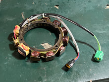 Lade das Bild in den Galerie-Viewer, 90 hp Yamaha STATOR 6H0-85510-03-00 two stroke 2002-2009 genuine
