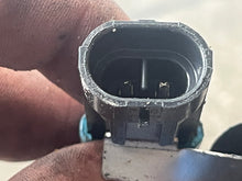 Lade das Bild in den Galerie-Viewer, 350 hp Mercury Verado OIL TEMPERATURE SENSOR 8M0010146 four stroke 135 - 350 hp

