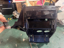 Load image into Gallery viewer, BFT 115 150 Tohatsu LOWER FRONT COVER BRACKET HZY6-40154-000ZC four stroke 2014-up compatible BF 150 hp Honda 40154-ZY6-000ZA 2004-up
