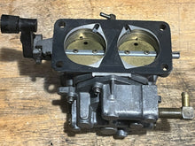 Lade das Bild in den Galerie-Viewer, 200 175 150 hp Mercury CARBURETOR SET WMH 16-1 16-2 16-3 top 3308-9672A44 3311-818650A4 818650A52, center 3308-9672A45 818650A5 818650A53, bottom 3308-9672A46 818650A6 818650A59 two stroke v6 compatible 175 150 hp
