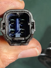 Lade das Bild in den Galerie-Viewer, 150 200 225 250 hp Yamaha OIL LEVEL GAUGE 6E5-85720-04-00 V6 Two-Stroke 1995-2004 OX66 some 115 130 hp compatibility
