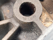 Cargar imagen en el visor de la galería, BF 250 225 hp Honda GEAR CASE ASSY 20” lower unit Standard Rotation four stroke 2007-up
