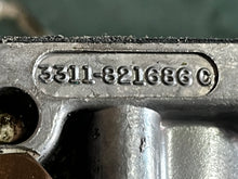 Load image into Gallery viewer, 225 200 hp Mercury CARBURETOR SET WM-47 3311-818639A12 818639A13 818639A14 two stroke 3.0 liter CLEAN - NEED NEW BOWL GASKETS
