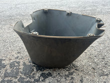 Cargar imagen en el visor de la galería, f 115 hp Yamaha bottom cowling APRON 67F-42741-00-8D Four Stroke 2000-2005
