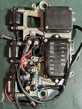 Lade das Bild in den Galerie-Viewer, 75 85 90 hp Yamaha CDI UNIT TIA03-15 1996 688-85540-16-00, 3 - IGNITION COILS 688-85540-16-00, VOLTAGE REGULATOR 692-81910-61-00, BRACKET 688-85542-03-94, STARTER RELAY 6G1-81941-10-00,  RELAY ASSY 61A-81950-00-00
