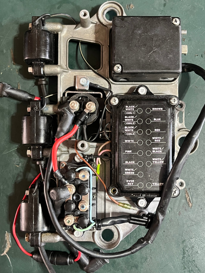 75 85 90 hp Yamaha CDI UNIT TIA03-15 1996 688-85540-16-00, 3 - IGNITION COILS 688-85540-16-00, VOLTAGE REGULATOR 692-81910-61-00, BRACKET 688-85542-03-94, STARTER RELAY 6G1-81941-10-00,  RELAY ASSY 61A-81950-00-00