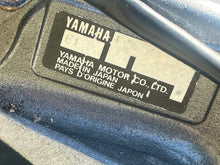 Lade das Bild in den Galerie-Viewer, 130 115 hp Yamaha 25” midsection with CLAMP BRACKETS 64E-43111-01-8D 64E-43112-01-8D, SWIVEL BRACKET 64E-43311-20-8D,  25” STEERING BRACKET ARM 6E5-42510-B1-8D,  25” UPPER CASING 6E5-45111-23-8D two stroke 1997-2012 some compatibility with 150 175 200 hp
