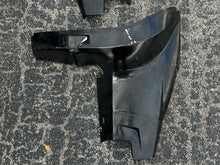 Lade das Bild in den Galerie-Viewer, LOCAL PICK UP: 200 - 300 hp Evinrude E-tec LOWER SIDE COVER SET 25” 5005932 0350875 5005206 0350881 Two Stroke
