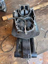 Load image into Gallery viewer, Mercury EFI CARB DFI two stroke 20 inch 3.0 liter 200 225 250 hp 818452A1 midsection w good steering arm 67706A55, 8137711 mounts, 832935A1 engine base and 8710A20 swivel

