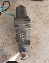 Cargar imagen en el visor de la galería, sold 2025——F 75 90 hp Yamaha power trim and tilt assy PTT oem 6D8-43800-01-8D four stroke 2006-2012
