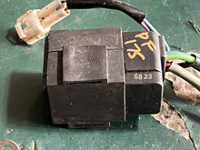 Lade das Bild in den Galerie-Viewer, DF 175 hp Suzuki PTT TRIM RELAY 38410-93J11 38410-93J12 four stroke 2006-2008 some compatibility 150 200 225 250 300 hp
