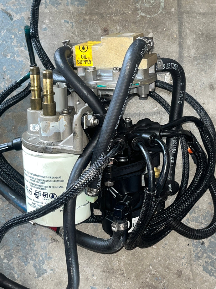 175 150 135 115 hp Ficht Evinrude OIL LIFT PUMP 5001221 OIL INJECTOR MANIFOLD 5000838 two stroke 2002-2005