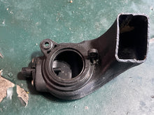 Load image into Gallery viewer, 25 hp Evinrude E-tec INTAKE AIR SILENCER Air 5007320 with AIR TEMP SENSOR 3010673 two stroke E25dtlina
