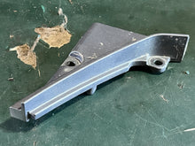 Lade das Bild in den Galerie-Viewer, f 90 75 hp Yamaha FITTING PLATE bottom cowling 67F-42738-00-5B four stroke 2003-2008 some compatibility 80 100 hp
