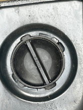 Lade das Bild in den Galerie-Viewer, 115 hp Mercury Optimax TOP COWL cover 880778T03 898436T01 Two Stroke 3 Cylinder DFI 2008 8M0075375 880778T04

