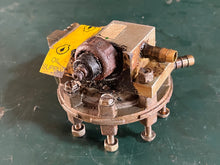 Lade das Bild in den Galerie-Viewer, 250 225 200 hp Evinrude Ficht 5001505 OIL LIFT PUMP ASSY 05001505 two stroke OEM
