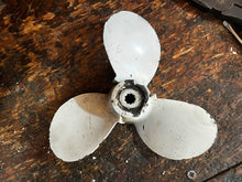 Load image into Gallery viewer, Outboard 3-Blade PROPELLER 7 1/2 x 7 pitch Yamaha Tohatsu Mercury
