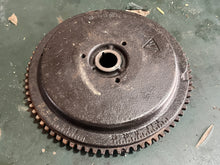 Load image into Gallery viewer, 70 50 60 65 hp Johnson Evinrude FLYWHEEL 513847 0584360 584360 0329267 FLYWHEEL NUT TWO STROKE 1992-2001
