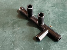 Lade das Bild in den Galerie-Viewer, 250 225 hp Yamaha CARB PIPE JOINT 61A-24377-00-00 NLA two stroke 76 degree 1990-1996
