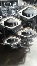Lade das Bild in den Galerie-Viewer, 140 hp Evinrude Johnson v4 Looper CYLINDER CRANKCASE ASSY 0432407 0437405 0438029 0438796 TWO STROKE powerhead 1989 good cold compression 145 or better on all
