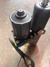 Cargar imagen en el visor de la galería, 50 40 hp Tohatsu Nissan POWER TRIM &amp; TILT 3Z5S771500 two stroke 2002-2012
