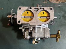 Load image into Gallery viewer, 225 200 hp Mercury CARBURETOR SET WM-47 3311-818639A12 818639A13 818639A14 two stroke 3.0 liter CLEAN - NEED NEW BOWL GASKETS
