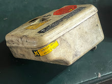 Load image into Gallery viewer, 35 25 hp Johnson Evinrude AIRBOX intake 387857 Two Stroke 1976-1977 omc
