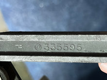 Load image into Gallery viewer, 150 175 hp Evinrude THROTTLE SHAFT ARM ASSY two stroke OIS 1991-2006 0335548 THROTTLE ARM SHAFT 335595 THROTTLE LINK, 0335543 LEVER, 0343978 ROLLER HUB, 5004426 0437996 THROTTLE ARM, 0335544 ROLLER ARM SHAFT
